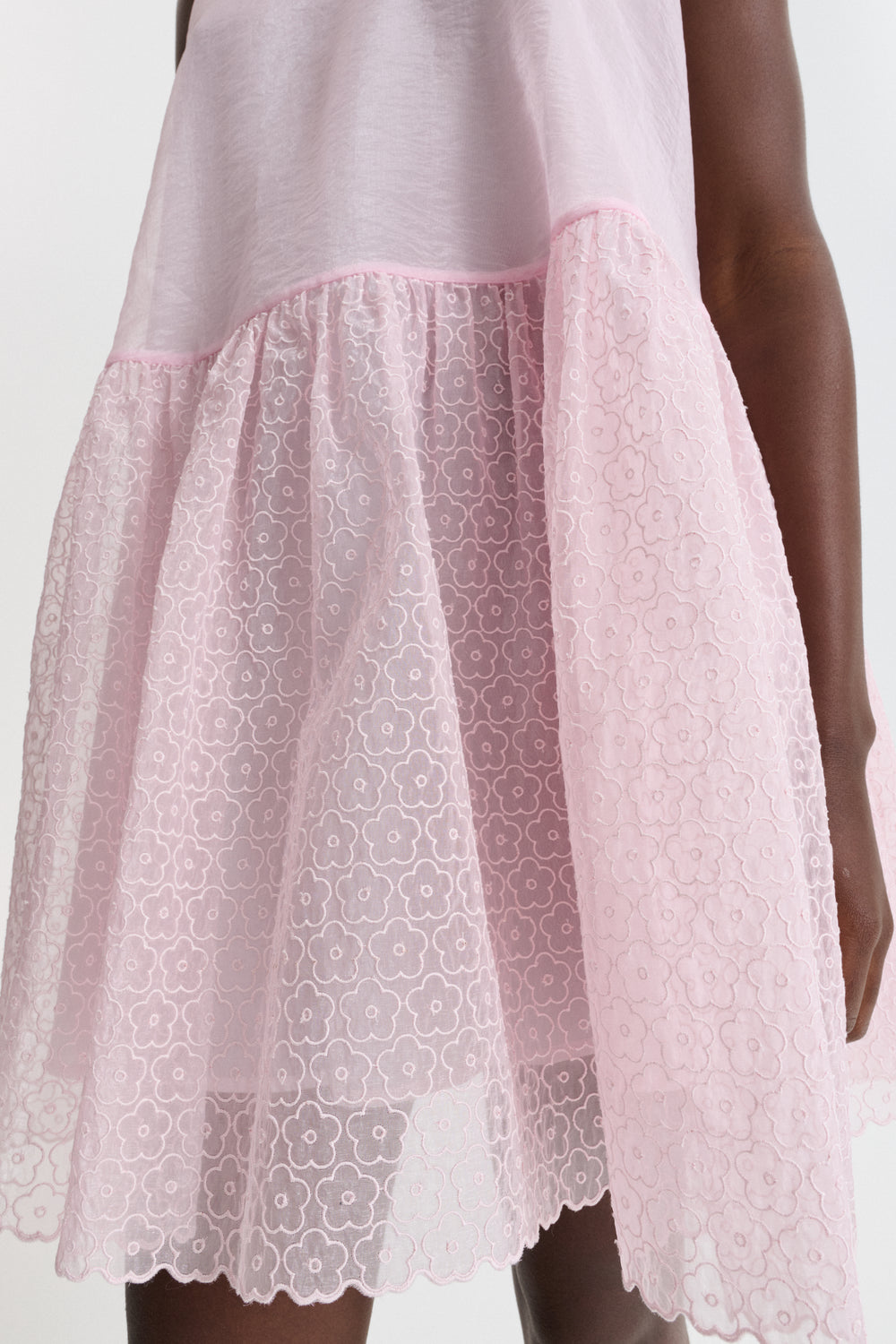 CBDAHULU | DRESS WINDFLOWER EMB BLUSH PINK