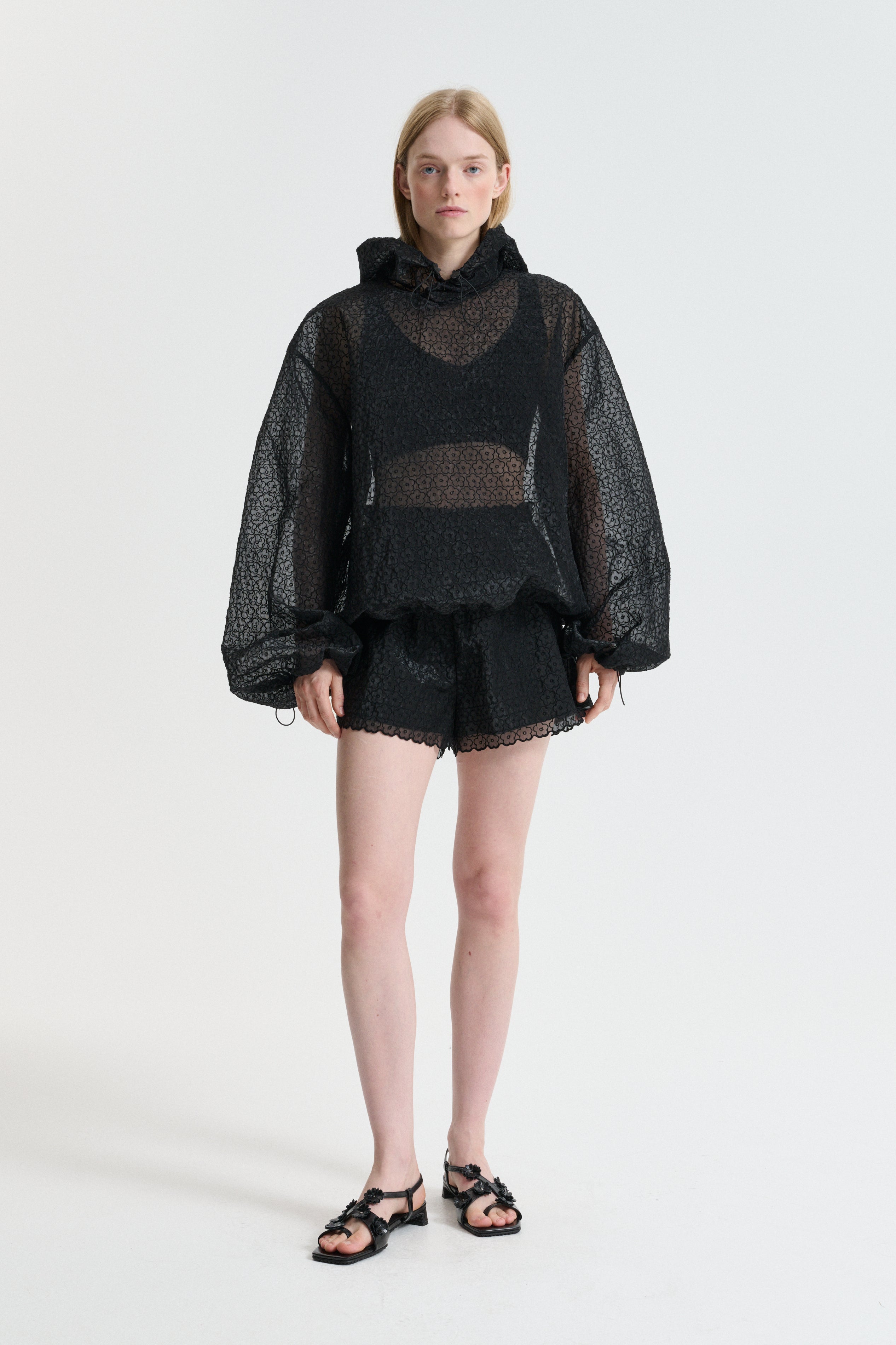 CBBLOSSOM | SHORTS WINDFLOWER EMB BLACK