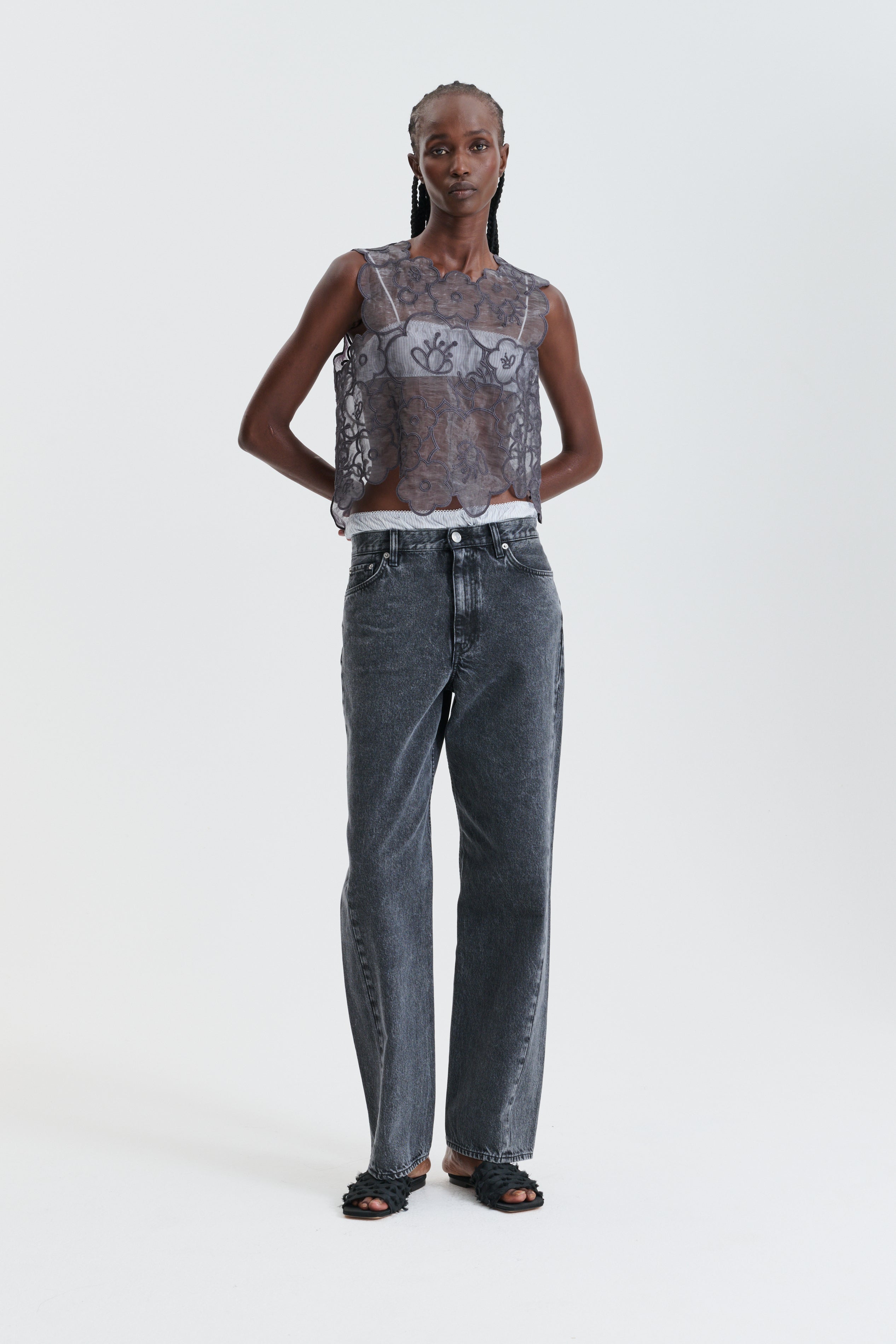 CBBLAKE | TOP EMBROIDERED MYRTIA GREY