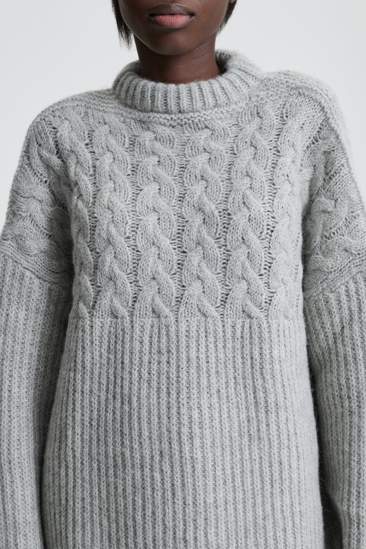 BELINDA | JUMPER CABLE KNIT GREY