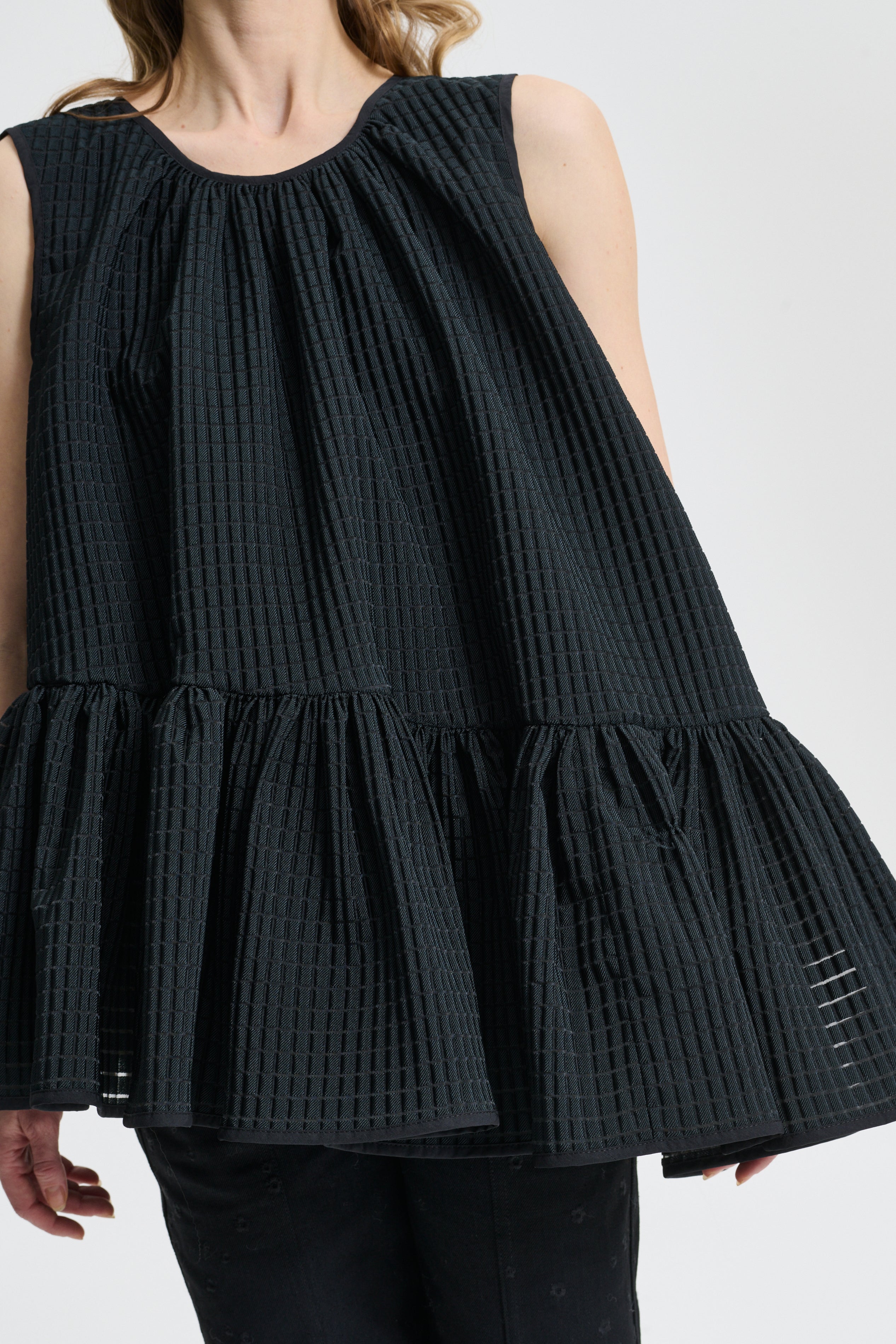 BETTINA | TOP MIKU JACQUARD BLACK