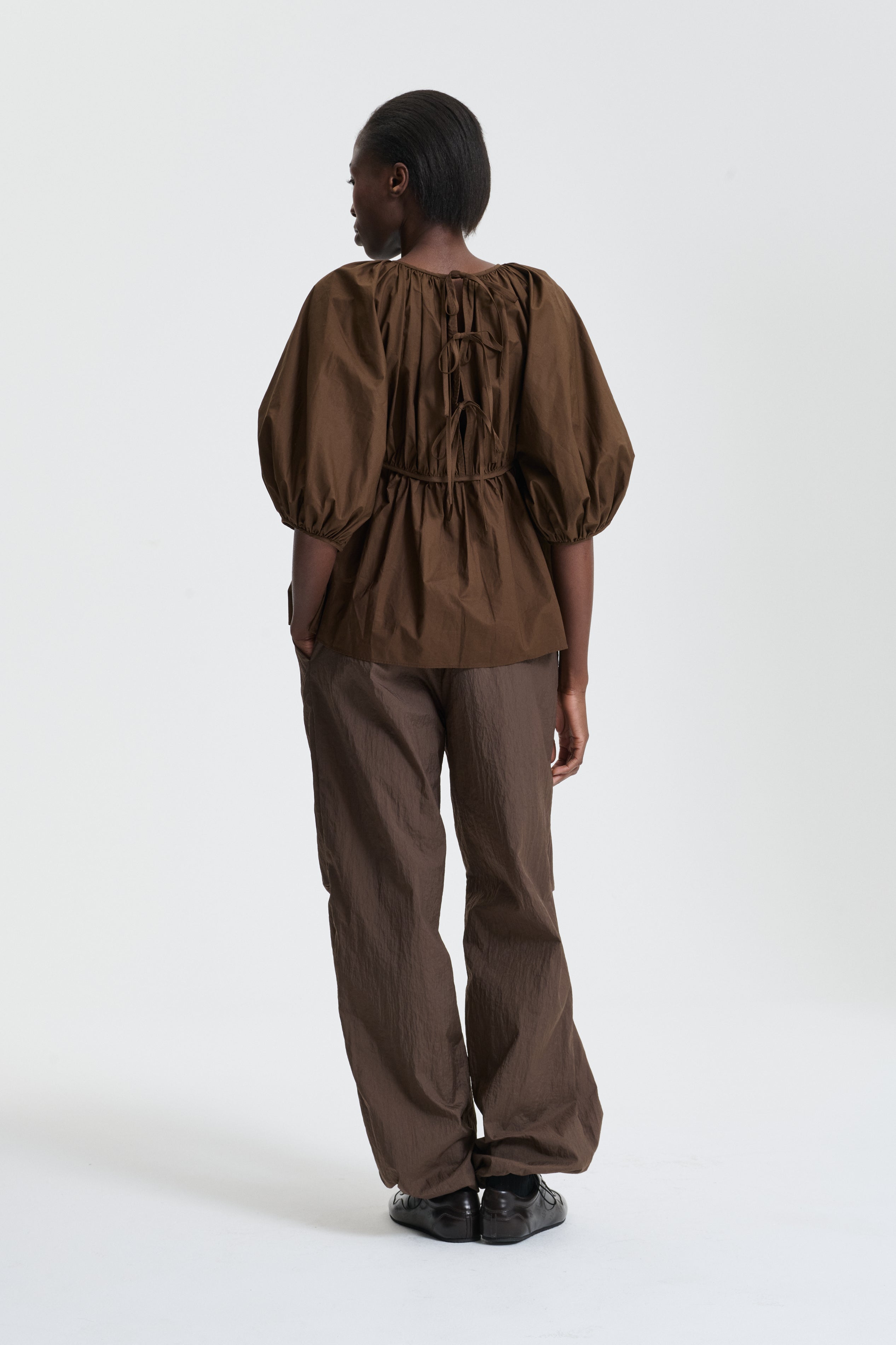BROOKS | TROUSERS RECYCLED TAFFETA | BROWN