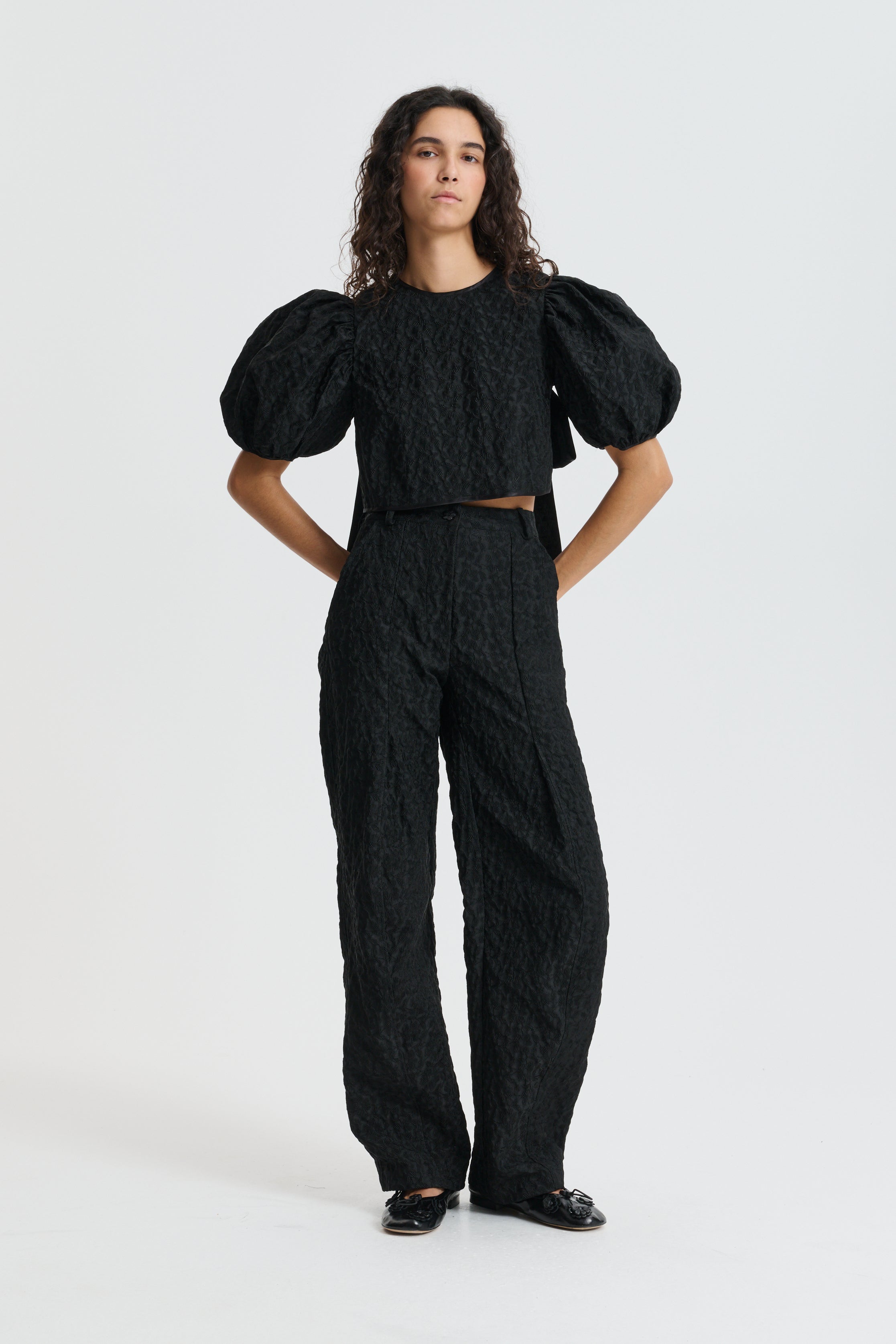 CBFARIS | TOP BEGONIA JACQUARD BLACK