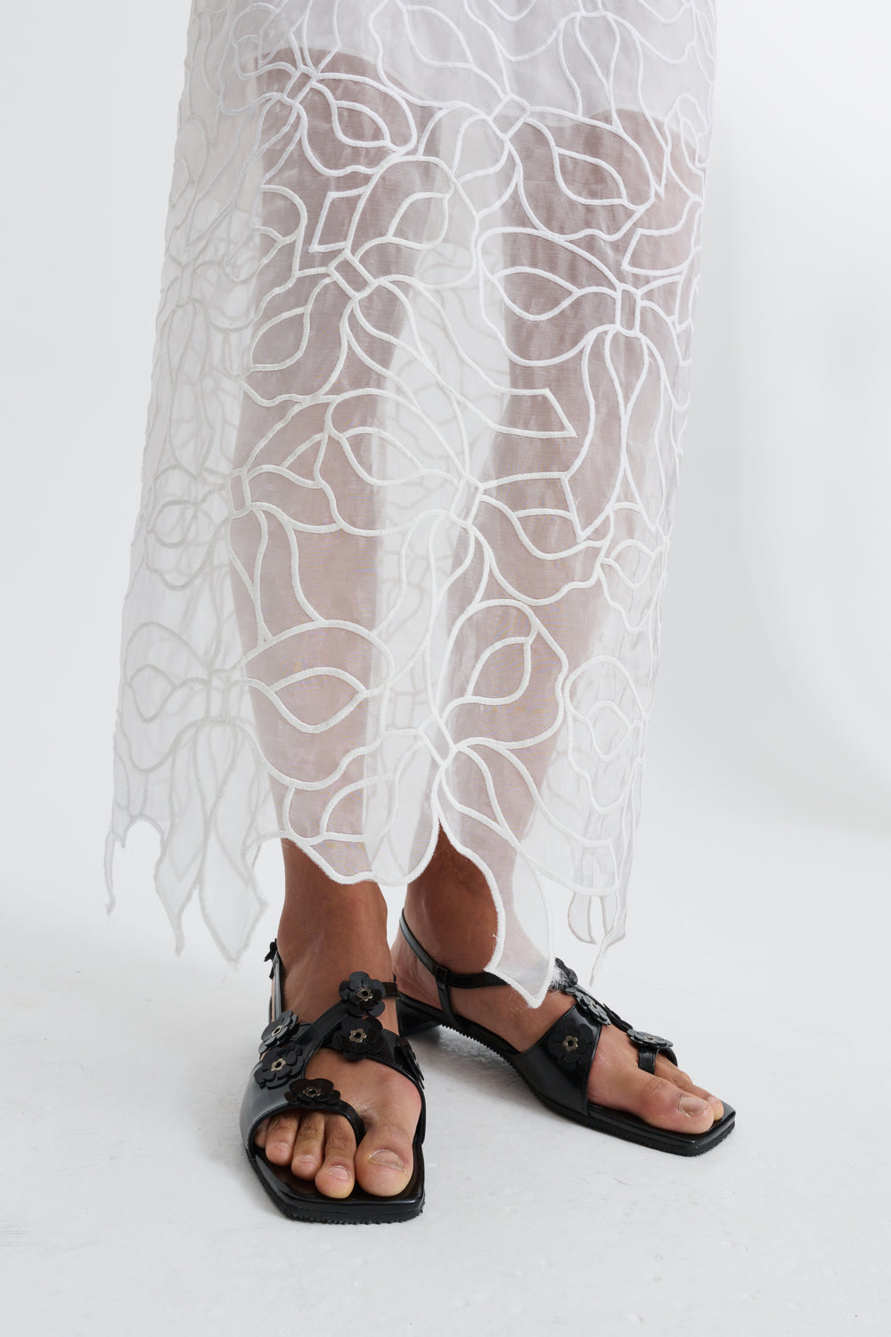 CBGUS | SKIRT BOW EMBROIDERY WHITE