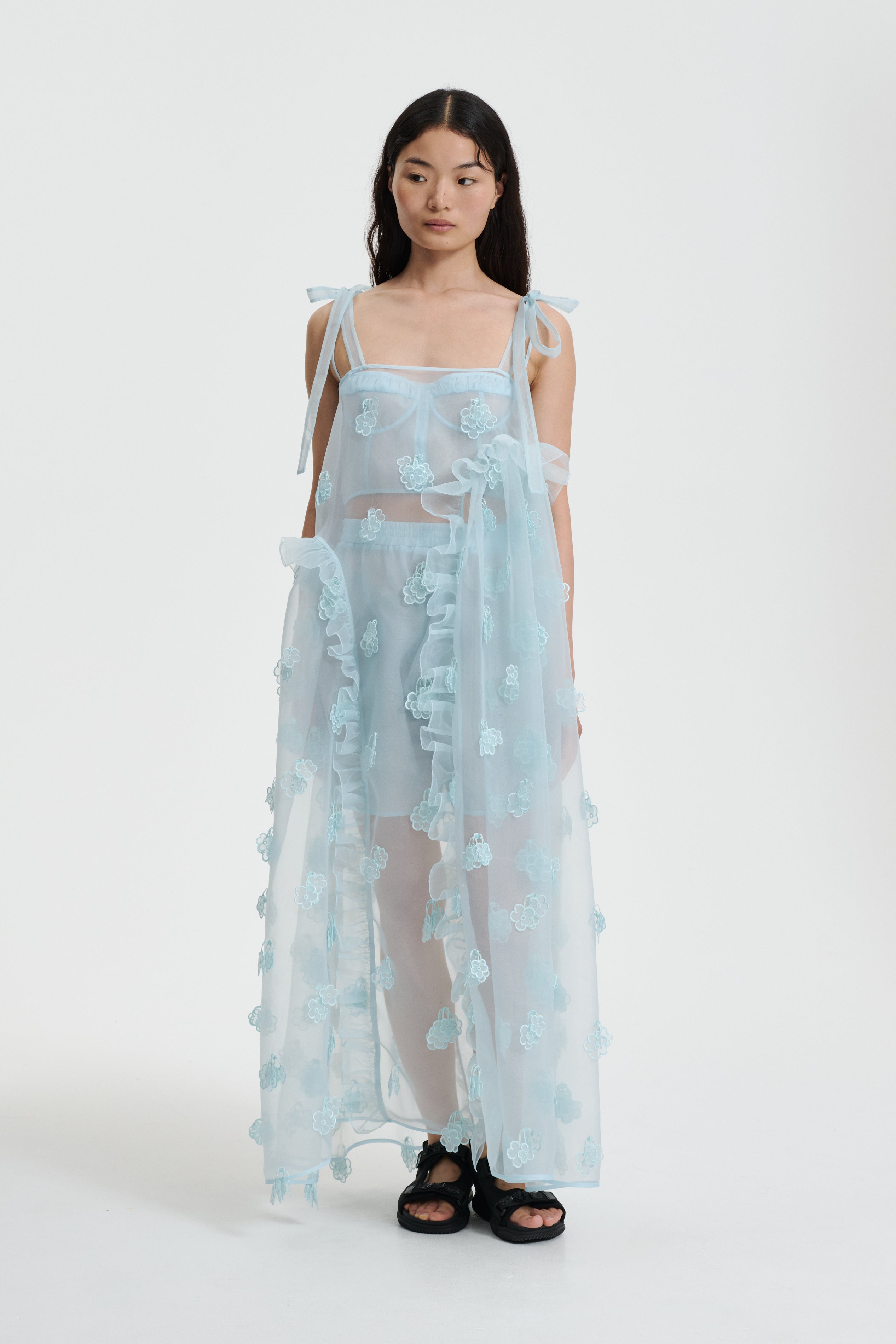 OSWALD | DRESS KIRI EMBROIDERY LIGHT BLUE