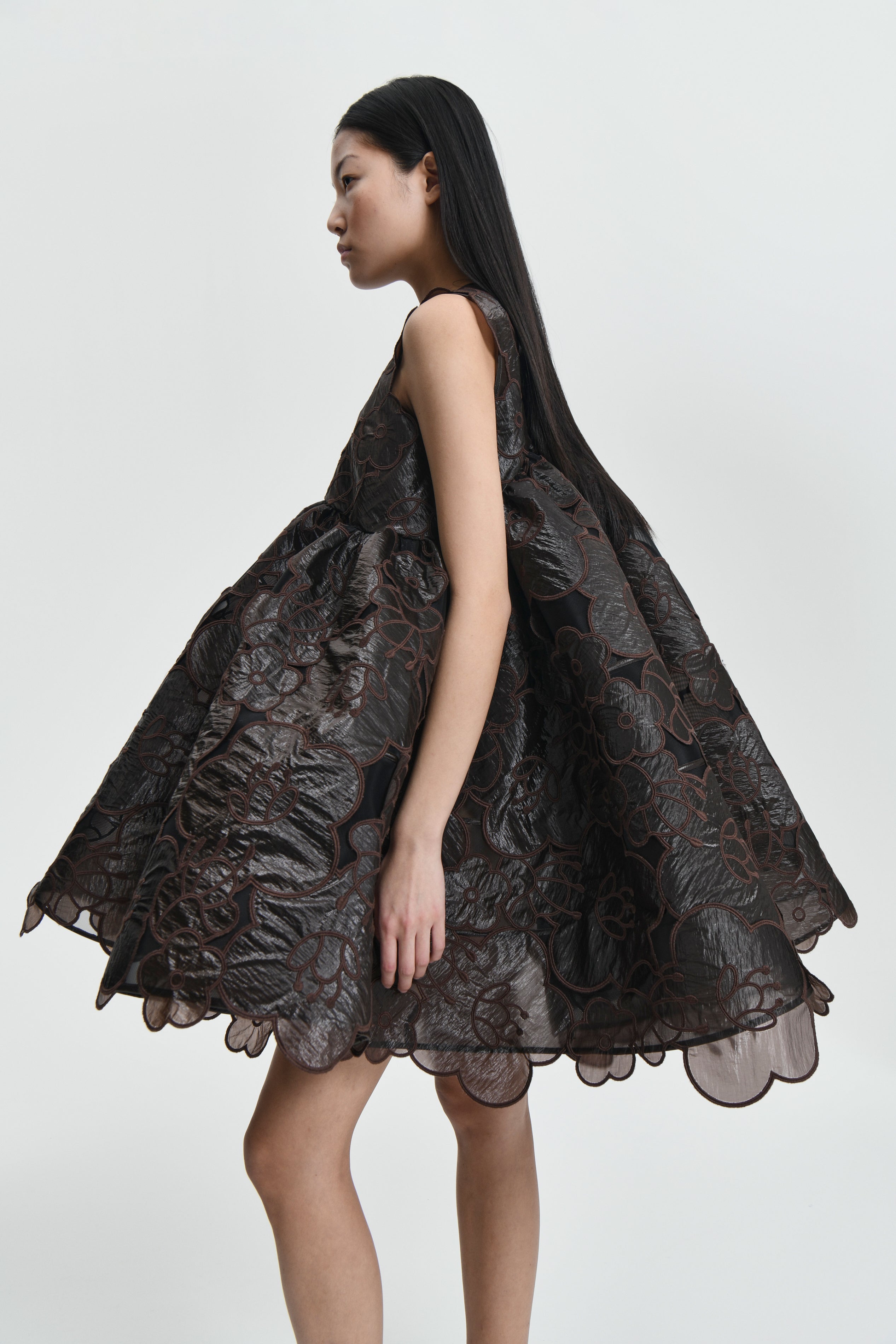 BELLATRIX | DRESS EMB. LIQUID MYRTIA BROWN