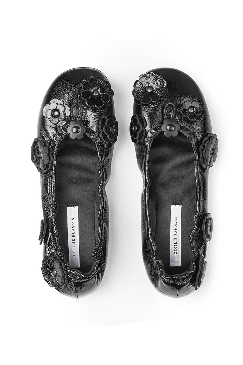 BRIELLE | FLAT PATENT LEATHER BLACK
