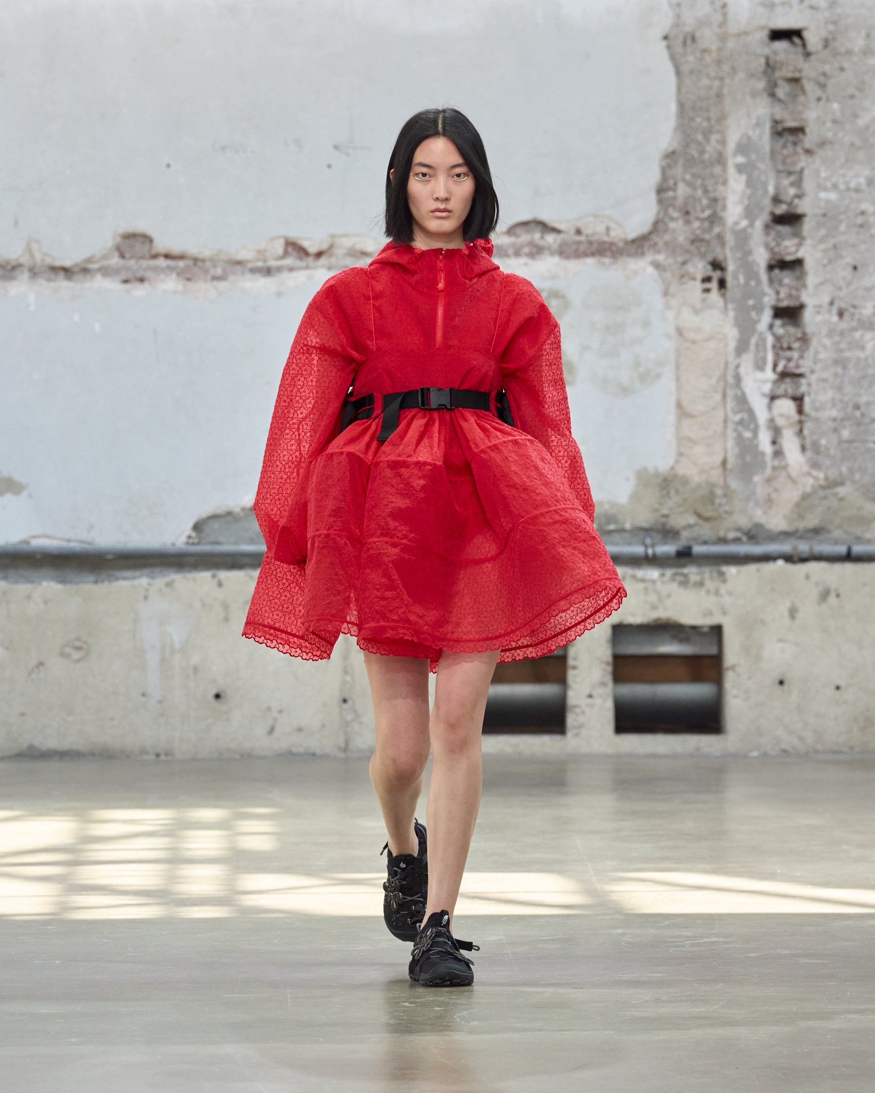 CBDENTA | DRESS WINDFLOWER EMB RED
