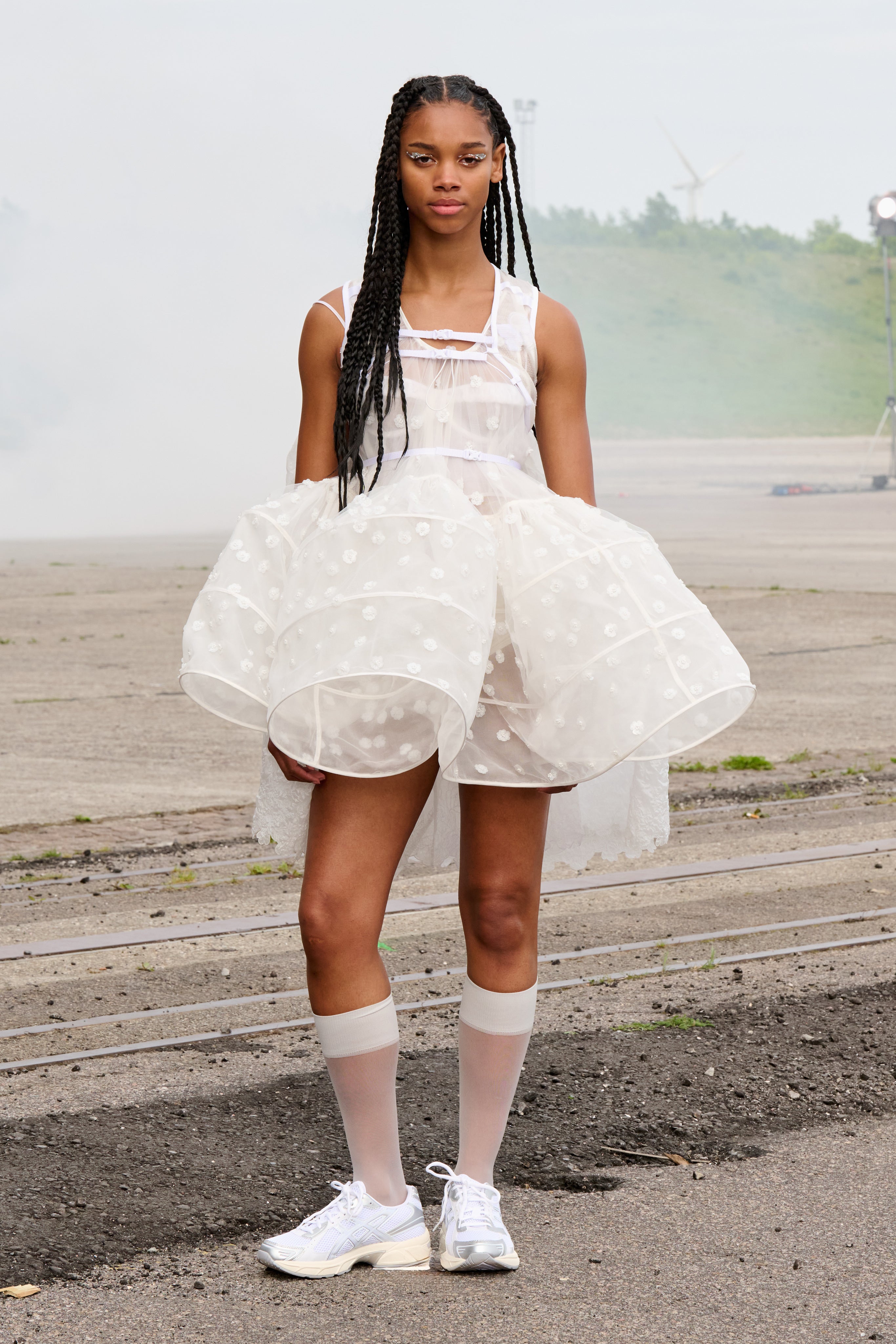 BUSAO | DRESS SEQUIN BLOSSOM TULLE WHITE - LOOK 12