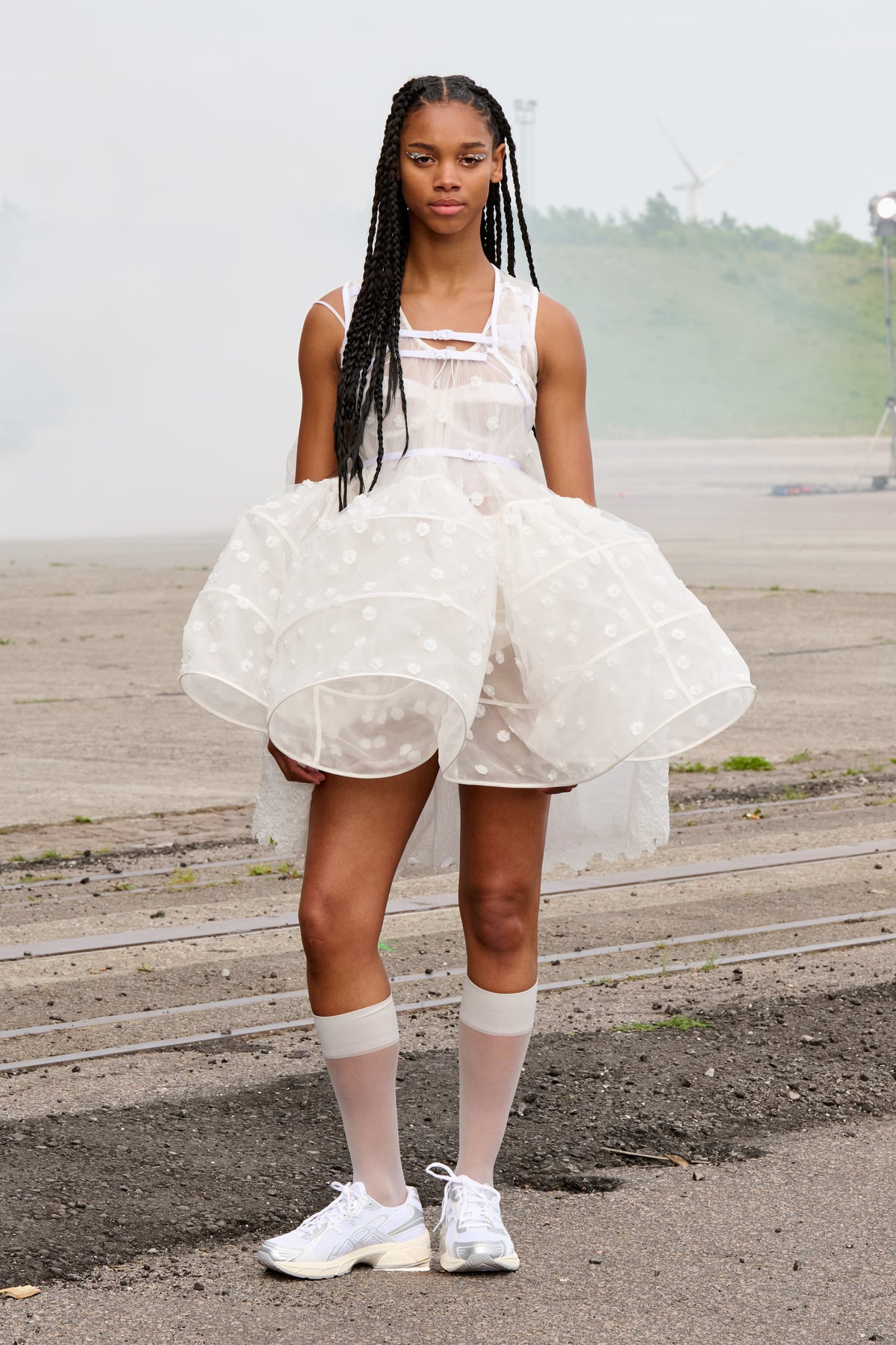 BUSAO | DRESS SEQUIN BLOSSOM TULLE WHITE - LOOK 12