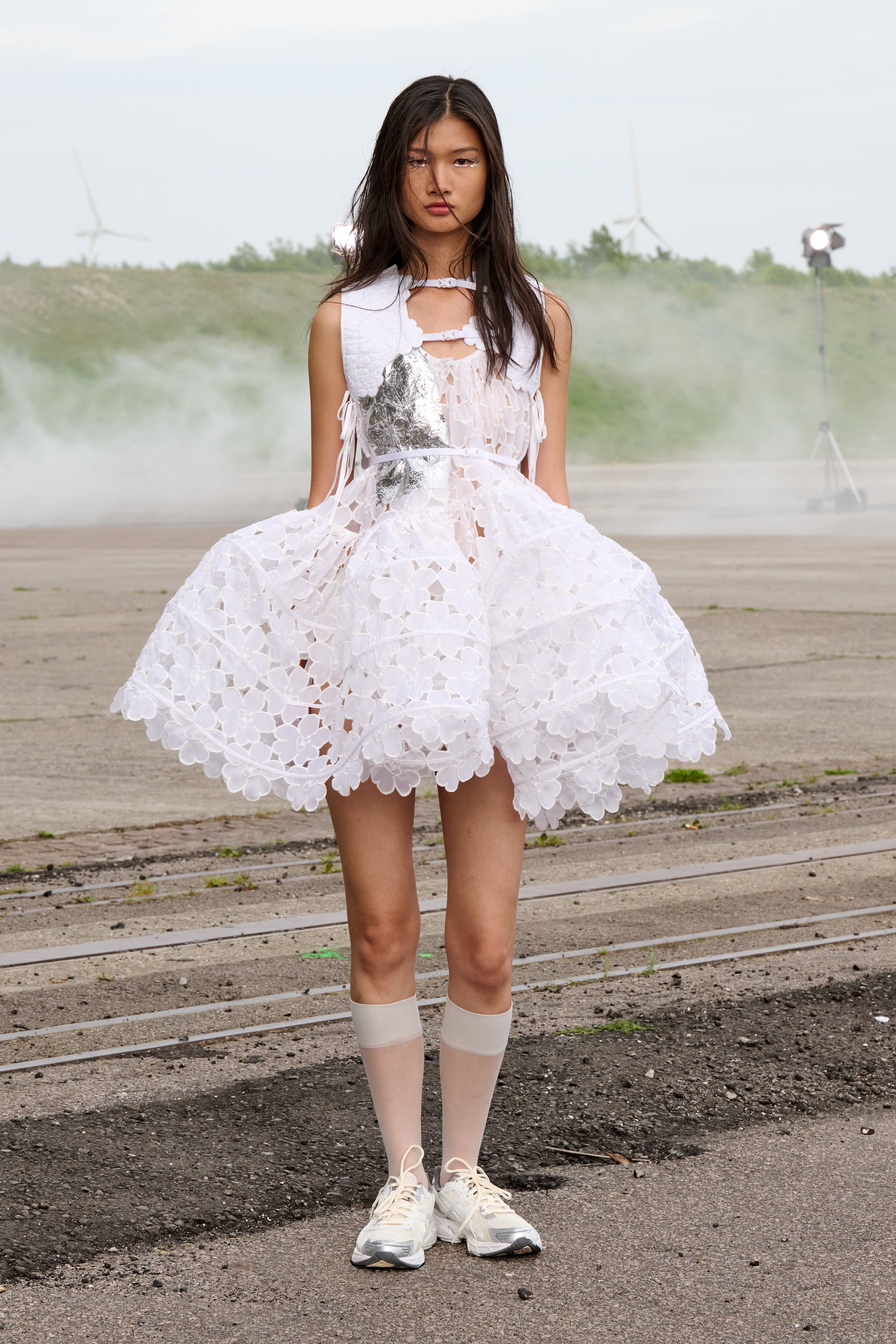 BUSAO | DRESS FELICIA EMBROIDERY WHITE - LOOK 21