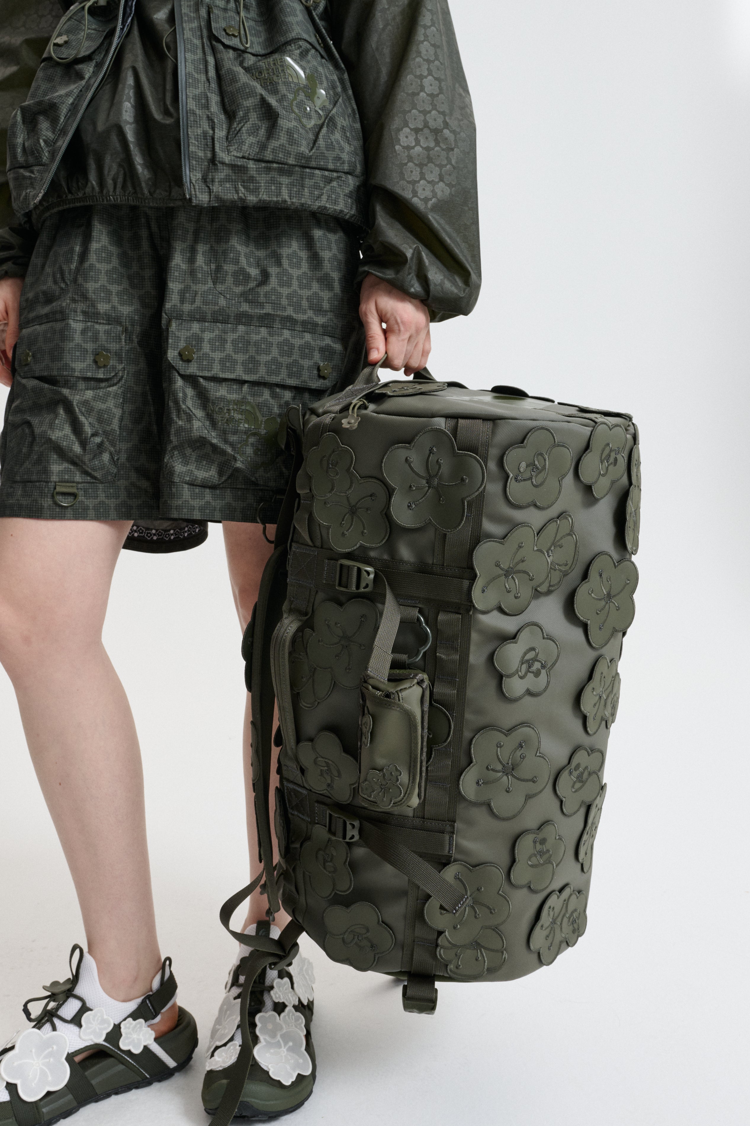 THE NORTH FACE X CECILIE BAHNSEN ANNA BASE CAMP | DUFFEL (S) | POLYESTER FOREST NIGHT GREEN